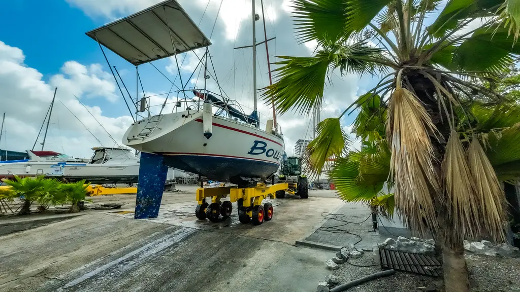 Solo Sailing Adventure: No Autopilot, No Electronics – Just Pure Seamanship!