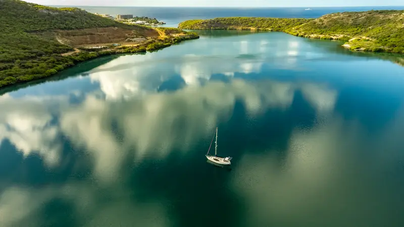 SY Anima on anchor in Curacao